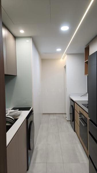 Lumina Grand, Bukit Batok West Ave. 5, Dairy Farm / Bukit Panjang / Choa Chu Kang, Room Rental, 200 sqft, Condominium For Rent, by Dylan Poh, 500269298 - Kitchen - PropertyGuru.com.sg