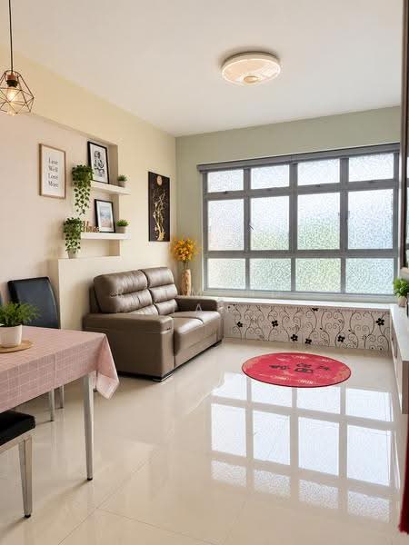 Rare City Fringe 3-room for sale, St.George Lane, 2 Bedrooms, 732 sqft, HDB Flat For Sale, by Raymond Tan, 500269305 - Living Room - PropertyGuru.com.sg