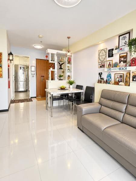 Rare City Fringe 3-room for sale, St.George Lane, 2 Bedrooms, 732 sqft, HDB Flat For Sale, by Raymond Tan, 500269305 - Living Room - PropertyGuru.com.sg