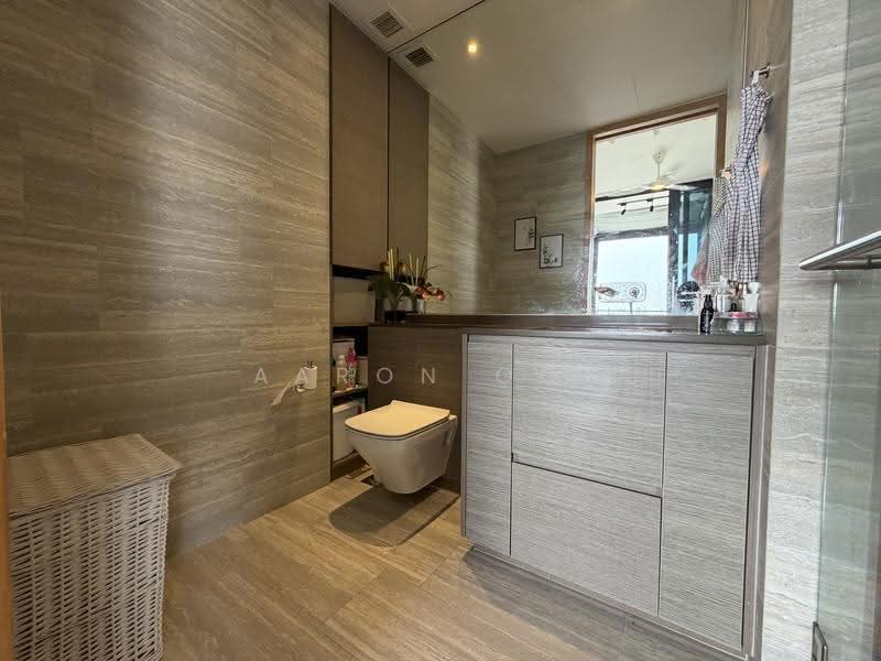 The Crest, 101 Prince Charles Crescent, Alexandra / Commonwealth, 2 Bedrooms, 775 sqft, Condominium For Sale, by Aaron Oon, 500269307 - Bathroom - PropertyGuru.com.sg