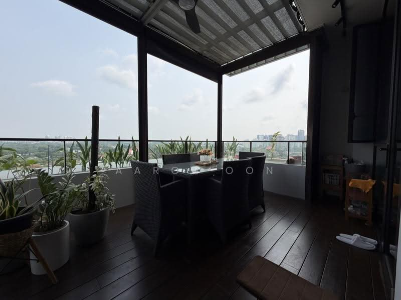 The Crest, 101 Prince Charles Crescent, Alexandra / Commonwealth, 2 Bedrooms, 775 sqft, Condominium For Sale, by Aaron Oon, 500269307 - Balcony - PropertyGuru.com.sg