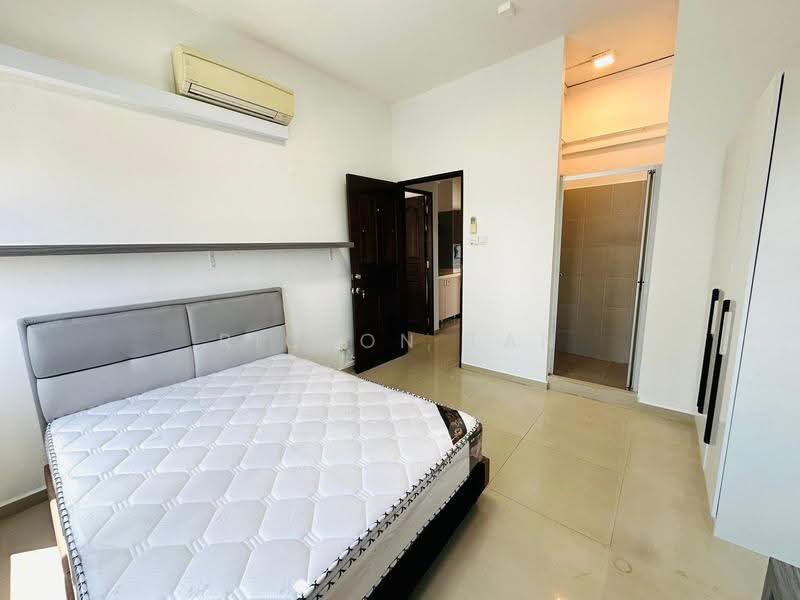 Textile Centre, 200 Jalan Sultan, Beach Road / Bugis / Rochor, 2 Bedrooms, 904 sqft, Apartment For Sale, by Ricson Tan, 500269310 - Bedroom - PropertyGuru.com.sg