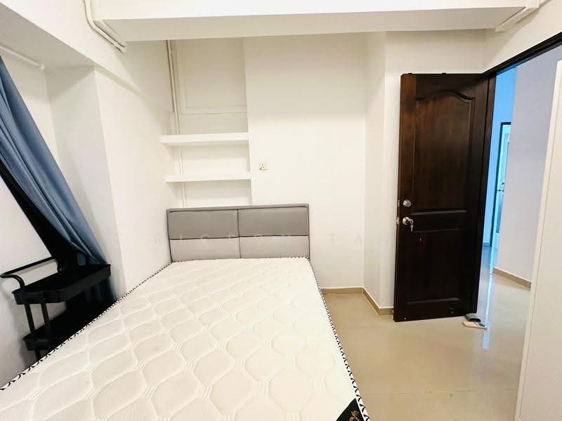 Textile Centre, 200 Jalan Sultan, Beach Road / Bugis / Rochor, 2 Bedrooms, 904 sqft, Apartment For Sale, by Ricson Tan, 500269310 - Bedroom - PropertyGuru.com.sg