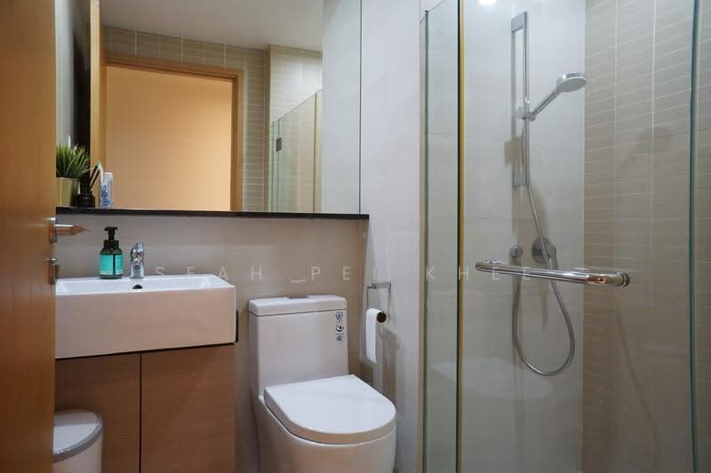 Rochelle At Newton, 188 Keng Lee Road, Newton / Novena, 2 Bedrooms, 1,012 sqft, Condominium For Sale, by Seah Pei Khee, 500269312 - Bathroom - PropertyGuru.com.sg