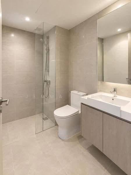 Hillock Green, 22-28 Lentor Central, Mandai / Upper Thomson, 2 Bedrooms, 624 sqft, Condominium For Sale, by Jemma Mark, 500269319 - Bathroom - PropertyGuru.com.sg