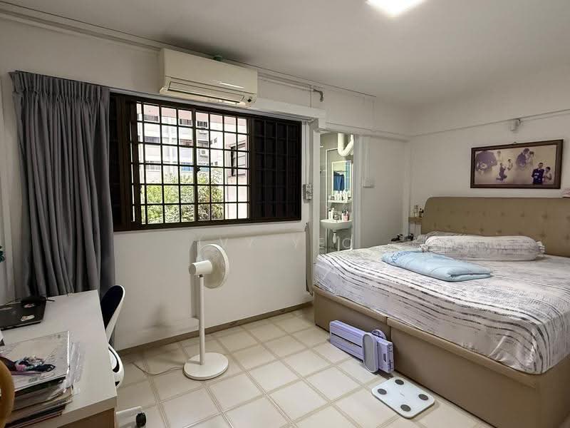 245 Hougang Street 22, 245 Hougang Street 22, Hougang / Punggol / Sengkang, 4 Bedrooms, 1,345 sqft, HDB Flat For Sale, by Ivy Yeo, 500269322 - Bedroom - PropertyGuru.com.sg