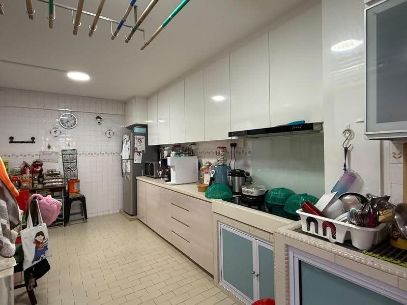 245 Hougang Street 22, 245 Hougang Street 22, Hougang / Punggol / Sengkang, 4 Bedrooms, 1,345 sqft, HDB Flat For Sale, by Ivy Yeo, 500269322 - Kitchen - PropertyGuru.com.sg