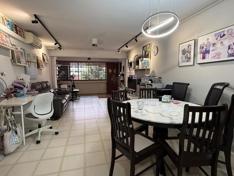 245 Hougang Street 22, 245 Hougang Street 22, Hougang / Punggol / Sengkang, 4 Bedrooms, 1,345 sqft, HDB Flat For Sale, by Ivy Yeo, 500269322 - Living Room - PropertyGuru.com.sg