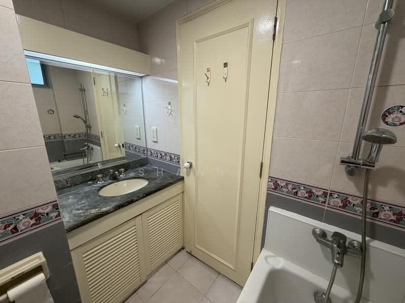 Emerald Park, 6 Indus Road, Alexandra / Commonwealth, Room Rental, 150 sqft, Condominium For Rent, by Shawn ., 500269323 - Bathroom - PropertyGuru.com.sg