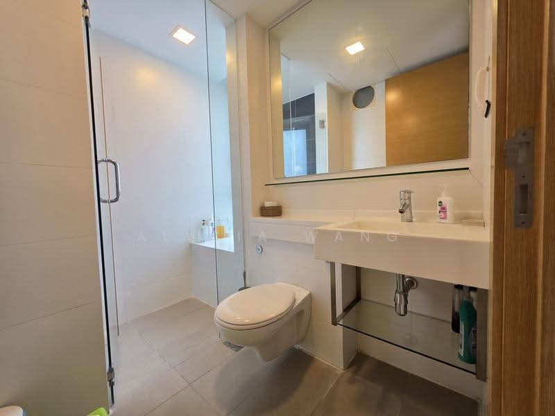 One Amber, 9 Amber Gardens, East Coast / Marine Parade, 2 Bedrooms, 958 sqft, Condominium For Sale, by Alycia Wang, 500269327 - Bathroom - PropertyGuru.com.sg