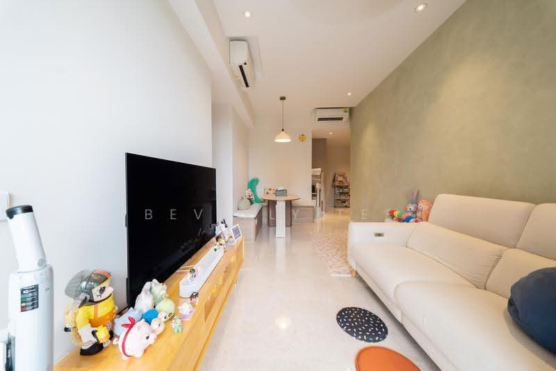 Verdale, 2 De Souza Avenue, Clementi Park / Upper Bukit Timah, 2 Bedrooms, 743 sqft, Condominium For Sale, by Beverly Tee, 500269328 - Living Room - PropertyGuru.com.sg