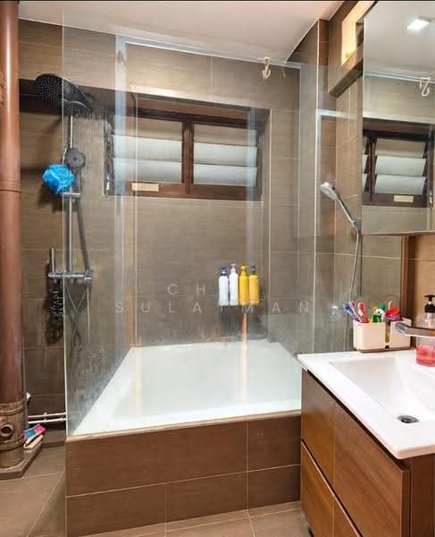 639 Bedok Reservoir Road, 639 Bedok Reservoir Road, Eunos / Geylang / Paya Lebar, 4 Bedrooms, 1,539 sqft, HDB Flat For Sale, by Chal Sulaiman, 500269344 - Bathroom - PropertyGuru.com.sg