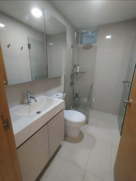 The Tampines Trilliant, 21 Tampines Central 7, Pasir Ris / Tampines, 2 Bedrooms, 827 sqft, Condominium For Rent, by Gene Pok, 500269346 - Bathroom - PropertyGuru.com.sg