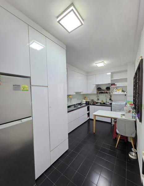 653B Jurong West Street 61, 653B Jurong West Street 61, Boon Lay / Jurong / Tuas, 3 Bedrooms, 1,184 sqft, HDB Flat For Rent, by Wilson Neo, 500269351 - Kitchen - PropertyGuru.com.sg