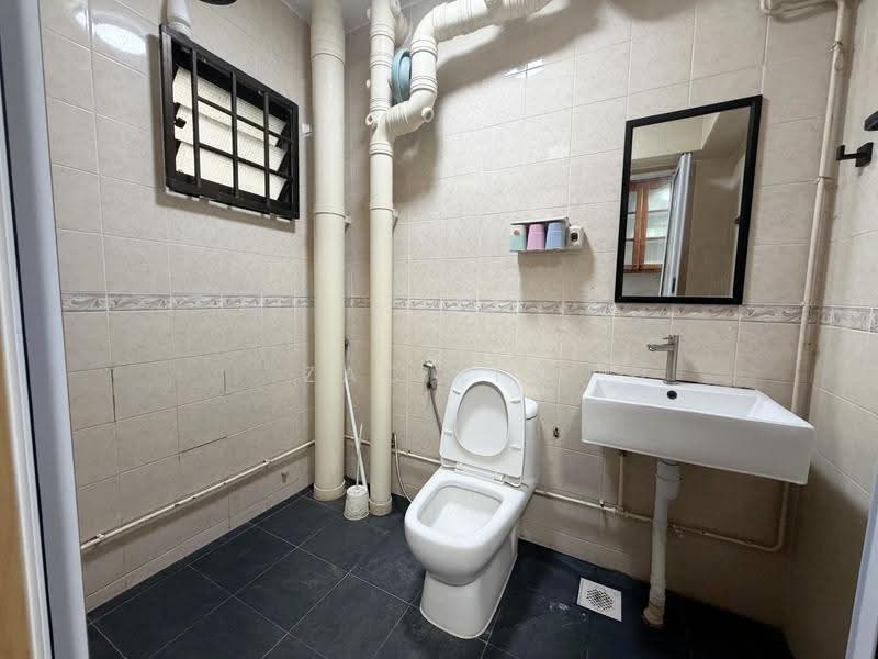 421 Canberra Road, 421 Canberra Road, Sembawang / Yishun, 3 Bedrooms, 969 sqft, HDB Flat For Sale, by Zac Lim, 500269357 - Bathroom - PropertyGuru.com.sg