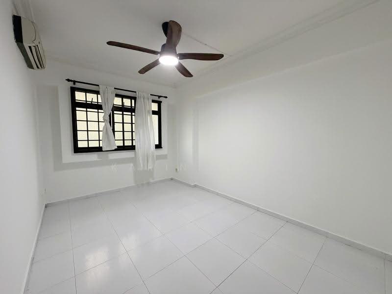 421 Canberra Road, 421 Canberra Road, Sembawang / Yishun, 3 Bedrooms, 969 sqft, HDB Flat For Sale, by Karine Lee, 500269360 - Common Bedroom - PropertyGuru.com.sg