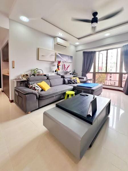Parkview Apartments, 1 Bukit Batok Street 25, Dairy Farm / Bukit Panjang / Choa Chu Kang, 3 Bedrooms, 1,120 sqft, Apartment For Sale, by Margaret Tan, 500269365 - Living Room - PropertyGuru.com.sg