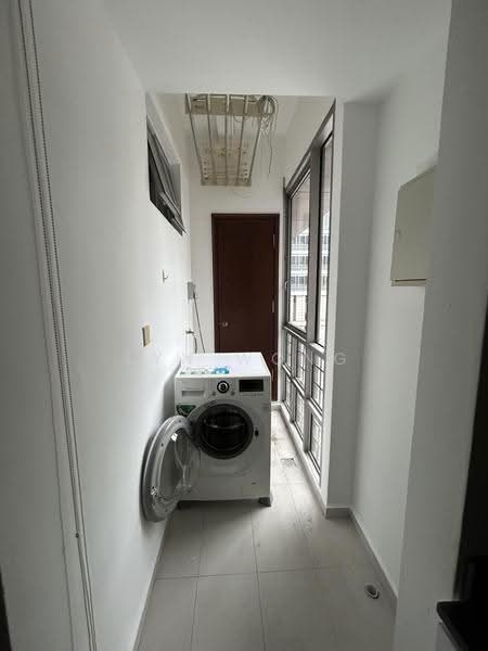 UE Square, 205 River Valley Road, Orchard / River Valley, 2 Bedrooms, 1,151 sqft, Apartment For Sale, by Lyn Wong, 500269385 - Balcony - PropertyGuru.com.sg