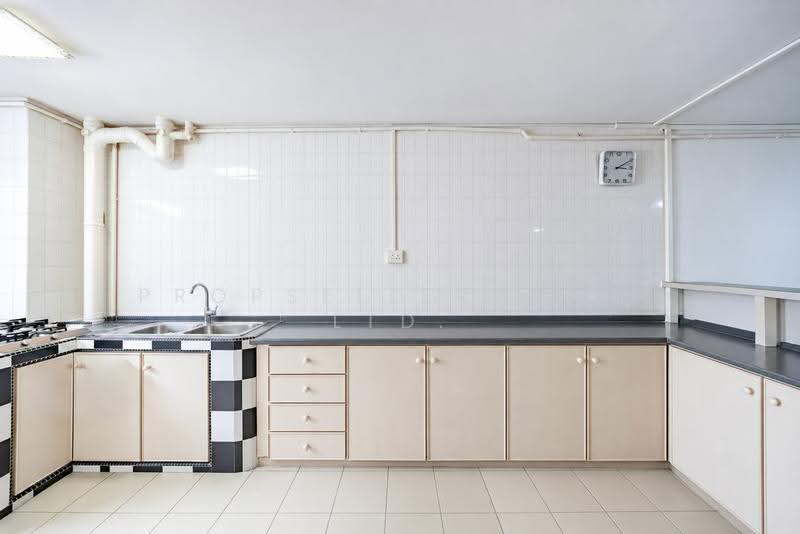 350 Yishun Avenue 11, 350 Yishun Avenue 11, Sembawang / Yishun, 3 Bedrooms, 1,119 sqft, HDB Flat For Sale, by Wes Teo, 500269413 - Kitchen - PropertyGuru.com.sg