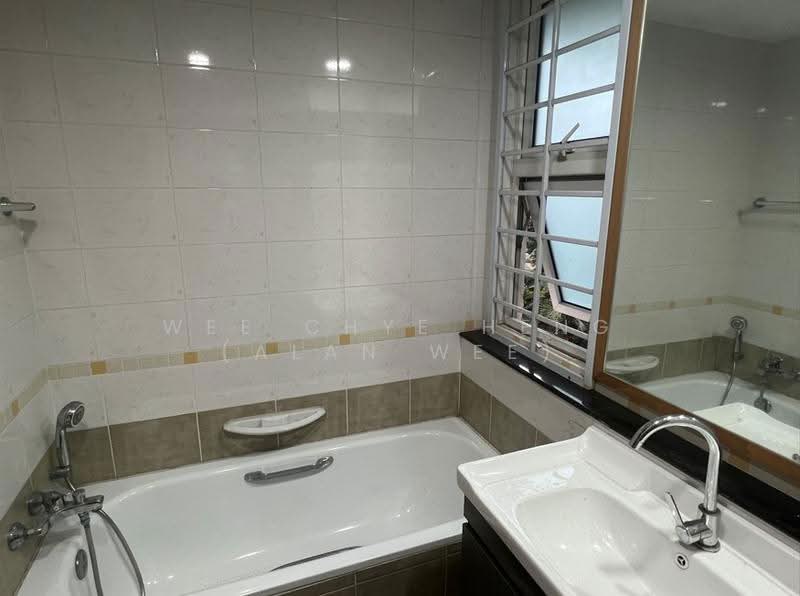 The Floravale, 240 Westwood Avenue, Boon Lay / Jurong / Tuas, Room Rental, 220 sqft, Condominium For Rent, by Wee Chye Heng (Alan Wee), 500269415 - Bathroom - PropertyGuru.com.sg