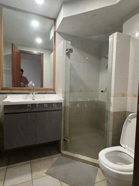 The Floravale, 240 Westwood Avenue, Boon Lay / Jurong / Tuas, Room Rental, 220 sqft, Condominium For Rent, by Wee Chye Heng (Alan Wee), 500269415 - Bathroom - PropertyGuru.com.sg