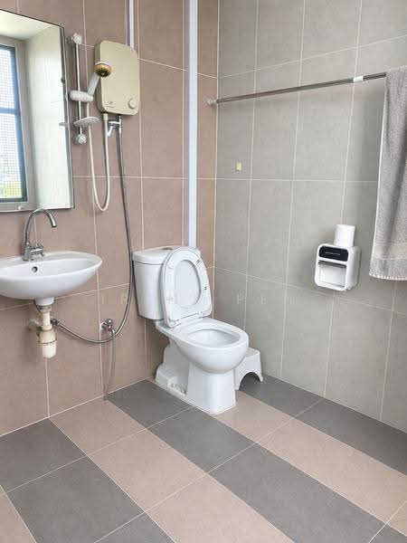 Woodlands 11, 11 Woodlands Close, Admiralty / Woodlands, 1,830 sqft, Light Industrial (B1) For Rent, by Irene Peh, 500269417 - Bathroom - CommercialGuru.com.sg