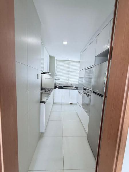The Metropolitan Condominium, 6 Alexandra View, Alexandra / Commonwealth, 2 Bedrooms, 1,066 sqft, Condominium For Rent, by Anthea Yeo 杨丽娇, 500269422 - Kitchen - PropertyGuru.com.sg