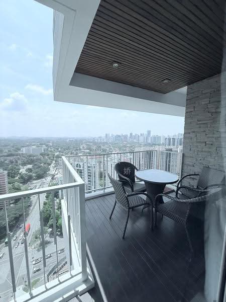 The Metropolitan Condominium, 6 Alexandra View, Alexandra / Commonwealth, 2 Bedrooms, 1,066 sqft, Condominium For Rent, by Anthea Yeo 杨丽娇, 500269422 - Balcony - PropertyGuru.com.sg
