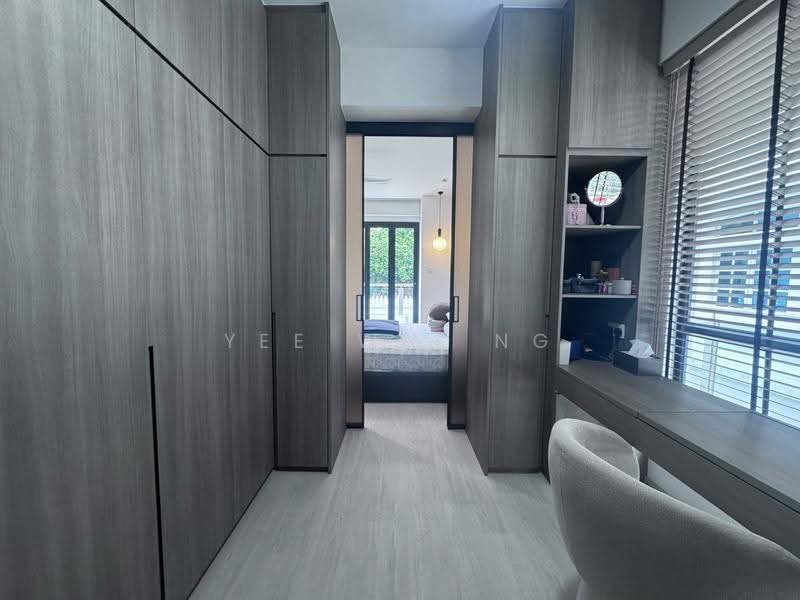 CHEAP! Pasir Panjang Semi D | 超便宜! 半独立式洋房 8321.8433, Buona Vista / West Coast / Clementi New Town, 5 Bedrooms, 3,600 sqft, Semi-Detached House For Sale, by Yee Wei Ng, 500269436 - Bedroom - PropertyGuru.com.sg