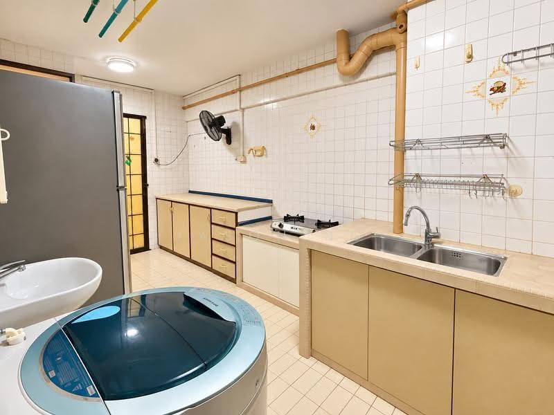 680 Hougang Avenue 8, 680 Hougang Avenue 8, Hougang / Punggol / Sengkang, 3 Bedrooms, 904 sqft, HDB Flat For Rent, by Jason Ng, 500269439 - Kitchen - PropertyGuru.com.sg