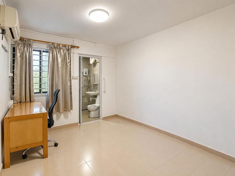 680 Hougang Avenue 8, 680 Hougang Avenue 8, Hougang / Punggol / Sengkang, 3 Bedrooms, 904 sqft, HDB Flat For Rent, by Jason Ng, 500269439 - Bedroom - PropertyGuru.com.sg