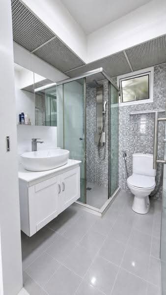 661C Edgedale Plains, 661C Edgedale Plains, Hougang / Punggol / Sengkang, 3 Bedrooms, 990 sqft, HDB Flat For Sale, by Andrew Tang, 500269441 - Bathroom - PropertyGuru.com.sg