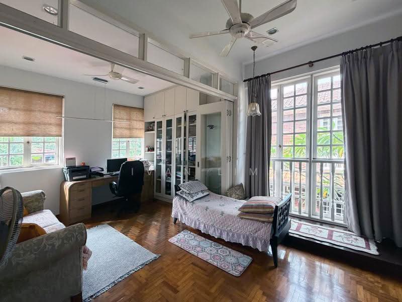 Rare Freehold Corner Terrace in D20, Ang Mo Kio / Bishan / Thomson, 6 Bedrooms, 4,600 sqft, Corner Terrace For Sale, by Ivan Lim, 500269446 - Study - PropertyGuru.com.sg