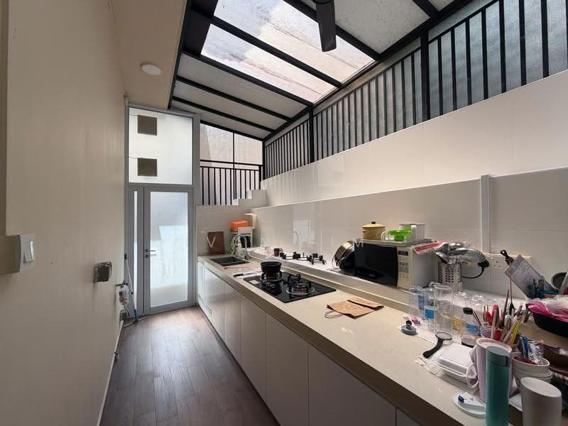 Rare Freehold Corner Terrace in D20, Ang Mo Kio / Bishan / Thomson, 6 Bedrooms, 4,600 sqft, Corner Terrace For Sale, by Ivan Lim, 500269446 - Kitchen - PropertyGuru.com.sg