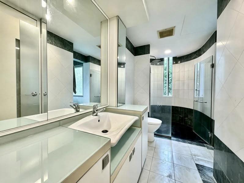Horizon Towers, 29 Leonie Hill, Orchard / River Valley, 4 Bedrooms, 2,379 sqft, Condominium For Rent, by Kyean Lim, 500269452 - Bathroom - PropertyGuru.com.sg