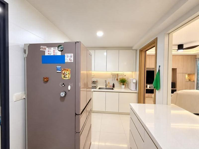 SkyPark Residences, 5 Sembawang Crescent, Sembawang / Yishun, 4 Bedrooms, 1,313 sqft, Condominium For Sale, by Chris Tan, 500269465 - Kitchen - PropertyGuru.com.sg