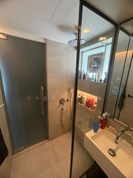 49 Strathmore Avenue, 49 Strathmore Avenue, Alexandra / Commonwealth, 3 Bedrooms, 1,184 sqft, HDB Flat For Sale, by Chew Karin, 500269472 - Bathroom - PropertyGuru.com.sg