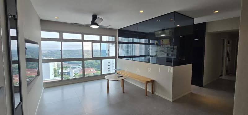 49 Strathmore Avenue, 49 Strathmore Avenue, Alexandra / Commonwealth, 3 Bedrooms, 1,184 sqft, HDB Flat For Sale, by Chew Karin, 500269472 - Living Room - PropertyGuru.com.sg