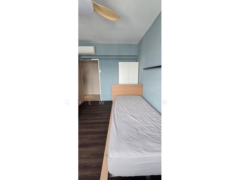 49 Strathmore Avenue, 49 Strathmore Avenue, Alexandra / Commonwealth, 3 Bedrooms, 1,184 sqft, HDB Flat For Sale, by Chew Karin, 500269472 - Bedroom - PropertyGuru.com.sg