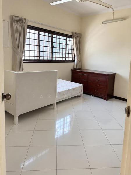 Ridgewood Condominium, 3 Ridgewood Close, Tanglin / Holland / Bukit Timah, 2 Bedrooms, 1,206 sqft, Condominium For Rent, by Jasey Lim, 500269474 - Bedroom - PropertyGuru.com.sg