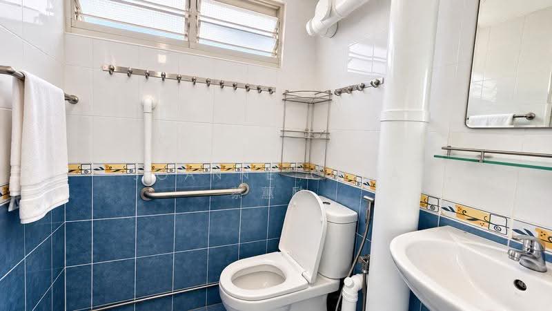 113 Ang Mo Kio Avenue 4, 113 Ang Mo Kio Avenue 4, Ang Mo Kio / Bishan / Thomson, 3 Bedrooms, 990 sqft, HDB Flat For Rent, by Joanne Chua 蔡蕙励, 500269476 - Bathroom - PropertyGuru.com.sg
