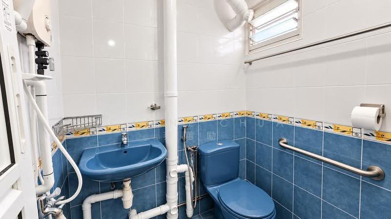 113 Ang Mo Kio Avenue 4, 113 Ang Mo Kio Avenue 4, Ang Mo Kio / Bishan / Thomson, 3 Bedrooms, 990 sqft, HDB Flat For Rent, by Joanne Chua 蔡蕙励, 500269476 - Bathroom - PropertyGuru.com.sg