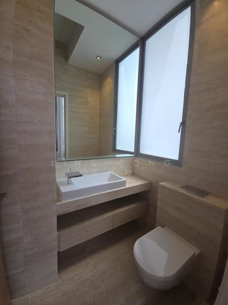 Cyan, 6 Keng Chin Road, Tanglin / Holland / Bukit Timah, 4 Bedrooms, 3,520 sqft, Condominium For Sale, by Ling Wong 王秀玲, 500269482 - Common Bathroom - PropertyGuru.com.sg