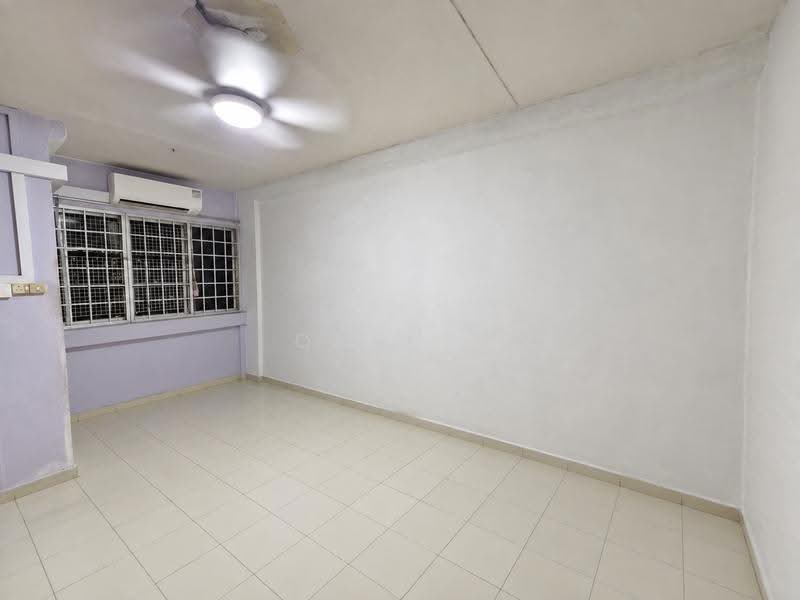 409 Yishun Ring Road, 409 Yishun Ring Road, Sembawang / Yishun, 2 Bedrooms, 797 sqft, HDB Flat For Sale, by Qash ., 500269483 - Interior - PropertyGuru.com.sg