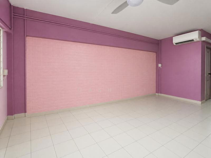 409 Yishun Ring Road, 409 Yishun Ring Road, Sembawang / Yishun, 2 Bedrooms, 797 sqft, HDB Flat For Sale, by Qash ., 500269483 - Living Room - PropertyGuru.com.sg