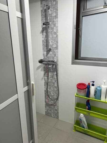 366B Sembawang Crescent, 366B Sembawang Crescent, Sembawang / Yishun, 3 Bedrooms, 1,100 sqft, HDB Flat For Rent, by Rajesh Balasubramanian, 500269486 - Bathroom - PropertyGuru.com.sg