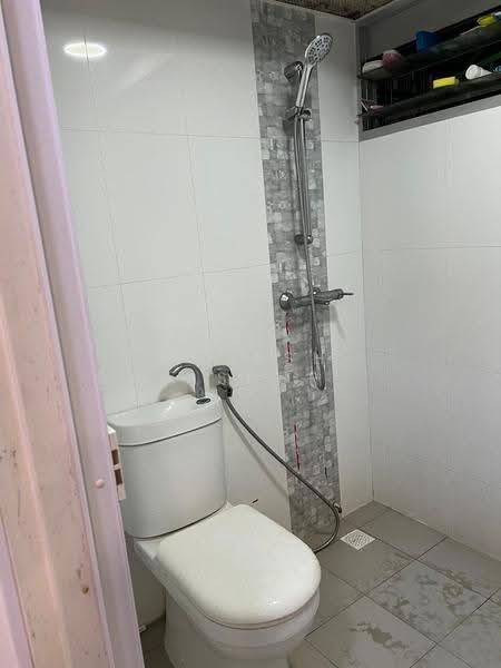366B Sembawang Crescent, 366B Sembawang Crescent, Sembawang / Yishun, 3 Bedrooms, 1,100 sqft, HDB Flat For Rent, by Rajesh Balasubramanian, 500269486 - Bathroom - PropertyGuru.com.sg