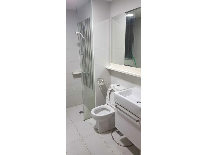 Arc at Tampines, 3 Tampines Avenue 8, Pasir Ris / Tampines, 2 Bedrooms, 807 sqft, Condominium For Sale, by Julian Li, 500269492 - Bathroom - PropertyGuru.com.sg