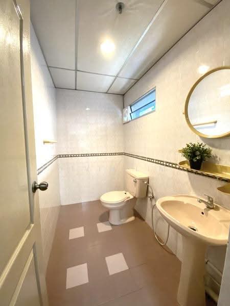 Crystal Time Building, 16 Tannery Lane, Macpherson / Potong Pasir, 2,925 sqft, Light Industrial (B1) For Rent, by Alvin Lim, 500269506 - Bathroom - CommercialGuru.com.sg