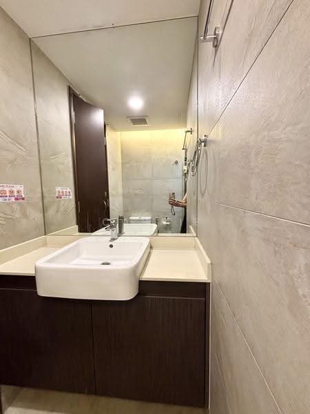 Freesia Woods, 61 Sunset Way, Clementi Park / Upper Bukit Timah, 3 Bedrooms, 1,421 sqft, Condominium For Rent, by Carrie Cheah, 500269513 - Bathroom - PropertyGuru.com.sg